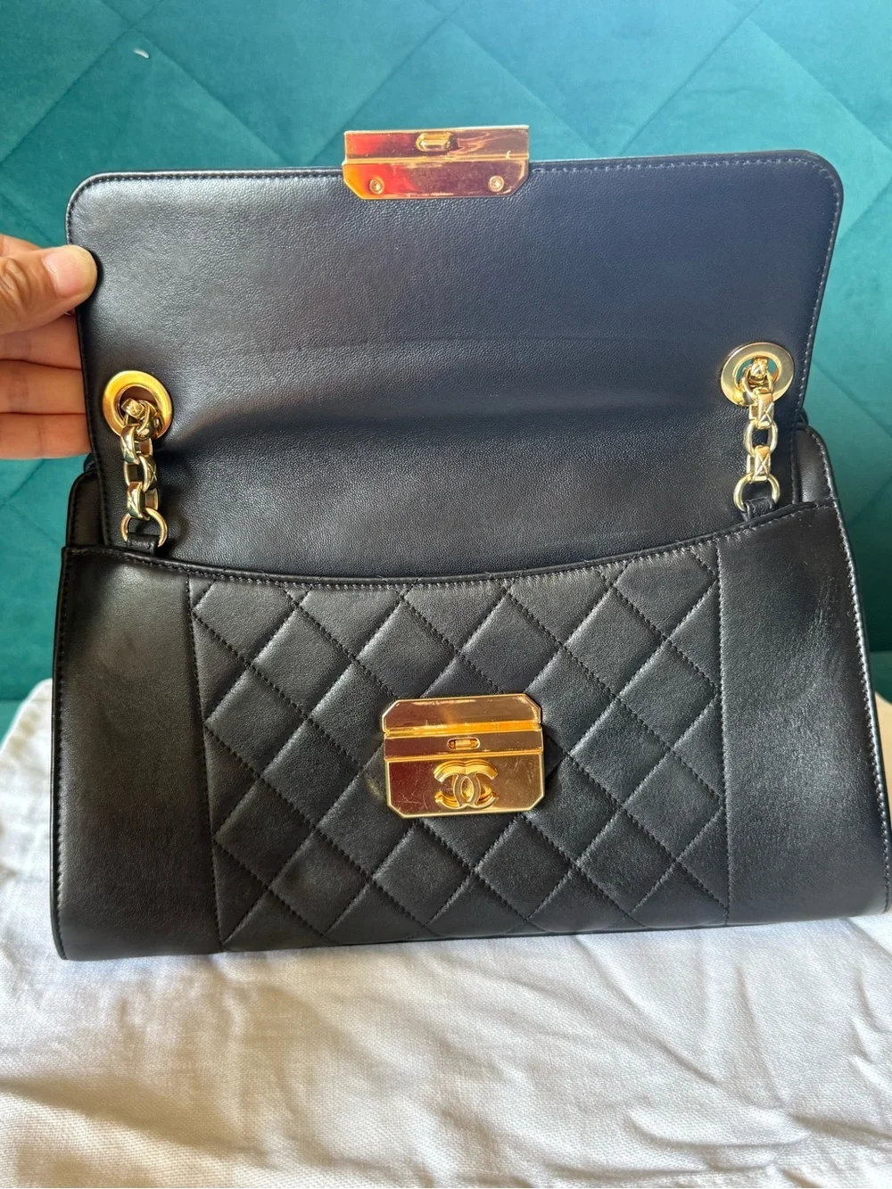 CHANEL Black Quilted Leather Shoulder Bag with Gold Hardware